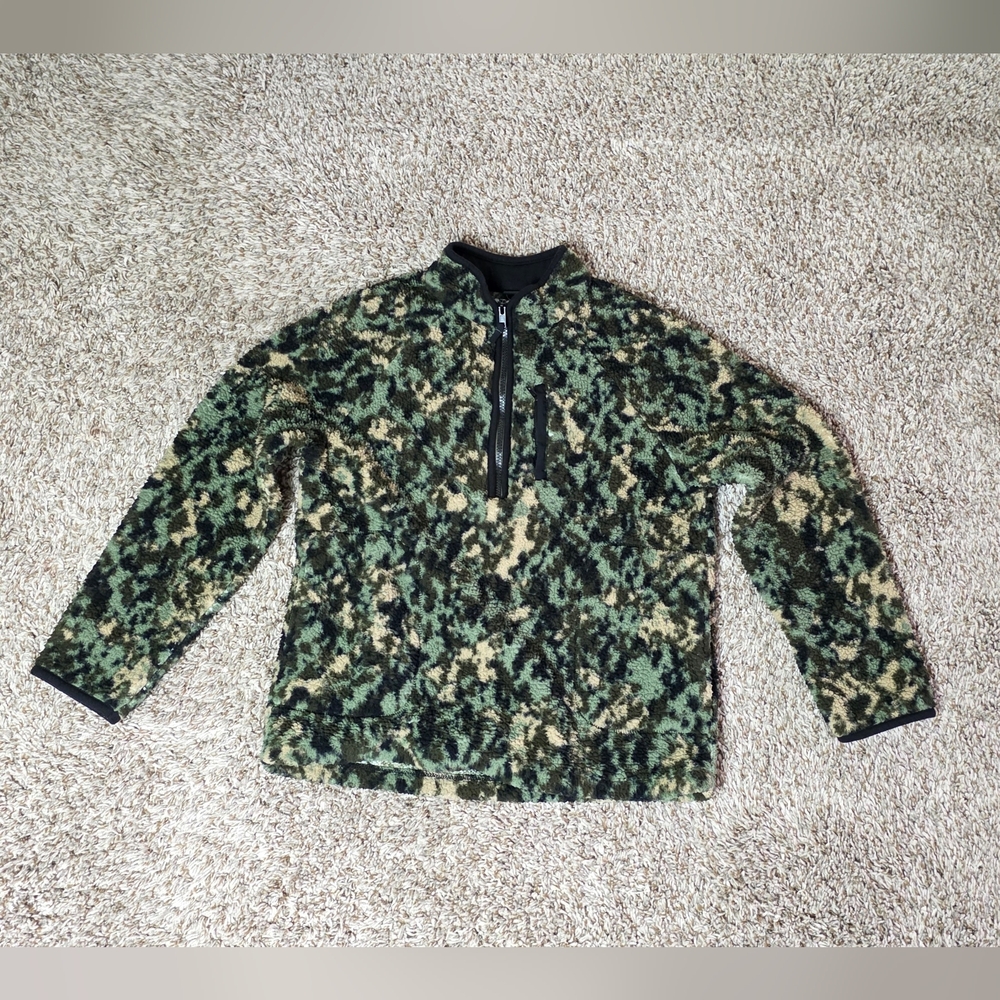 Art Class Green and Black Textured Top